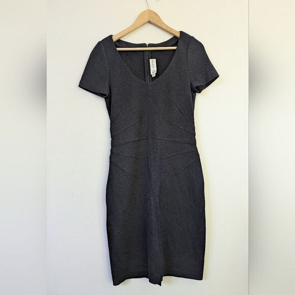 St. John Vintage Navy Blue Knit Short Sleeve Sheath V Neck Dress Size 6 - Picture 1 of 7